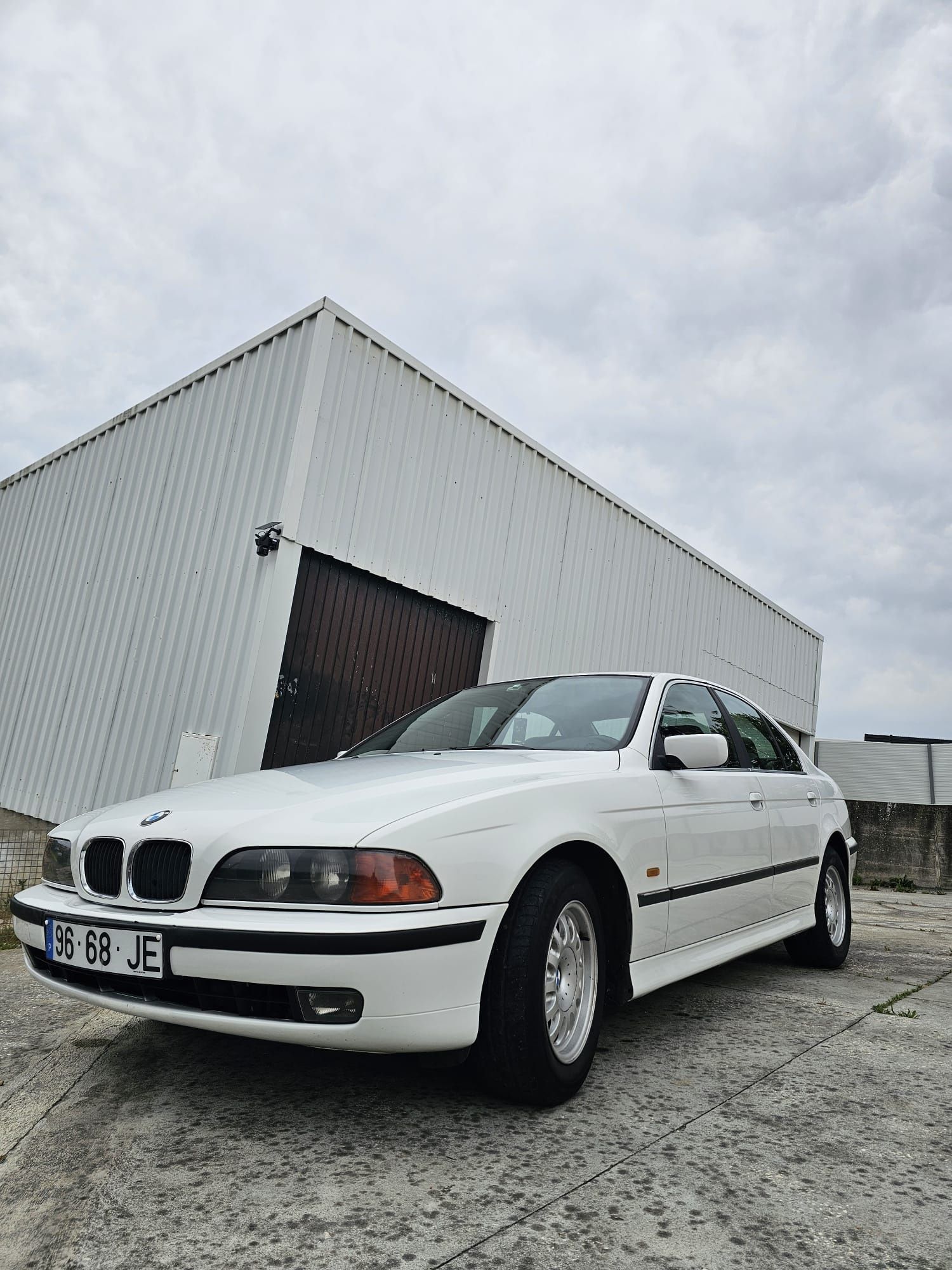 BMW 525 TDS Impecável