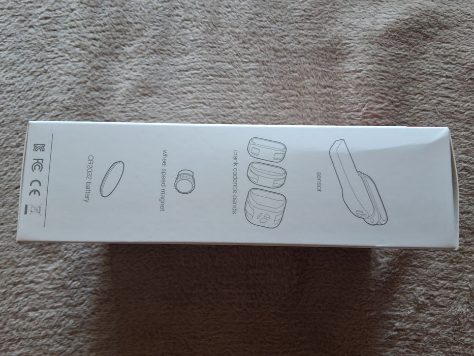 Датчик швидкості і каденсу  Bontrager .
• Світлодіодний індикатор