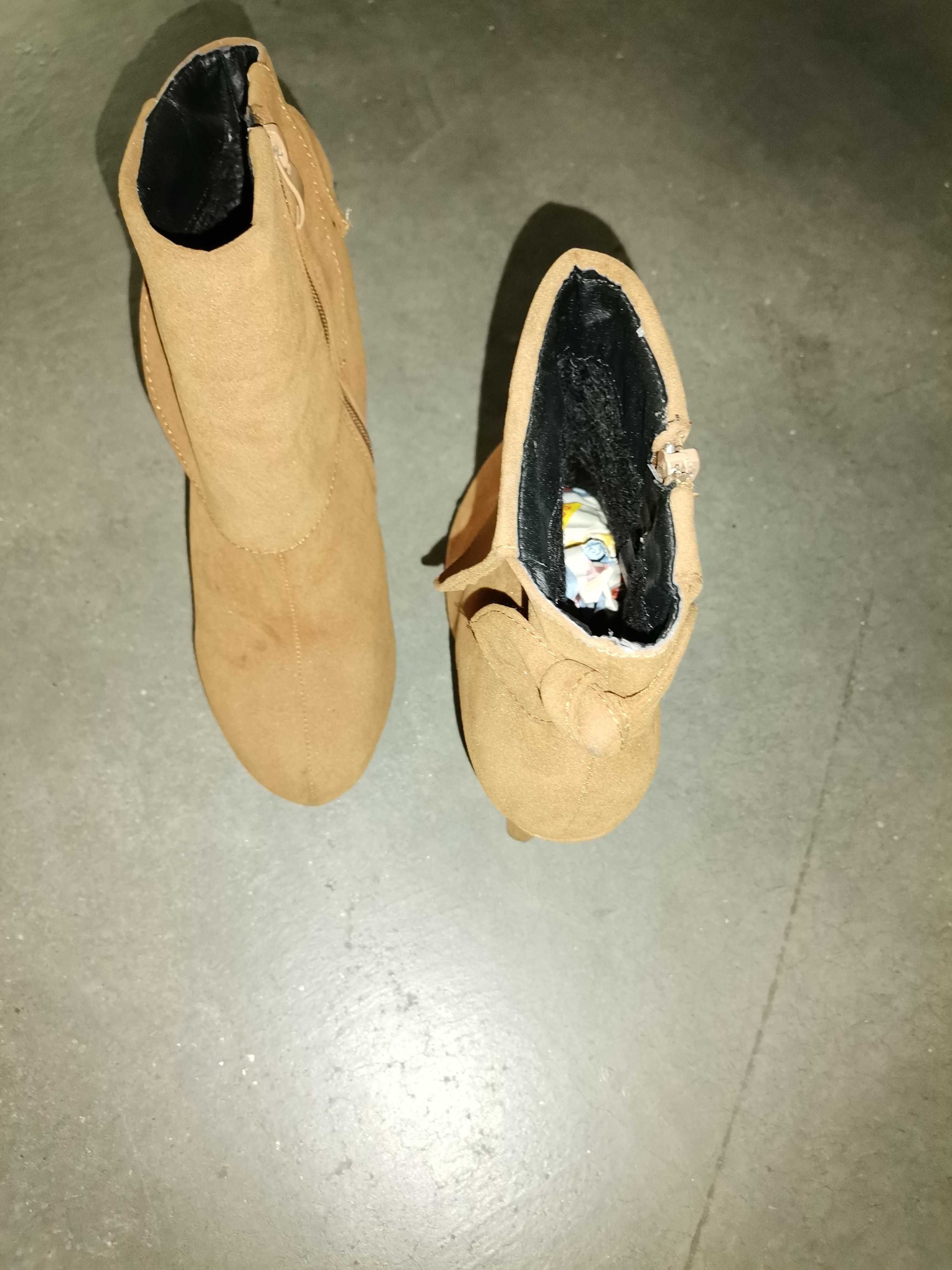 Botins cano curto