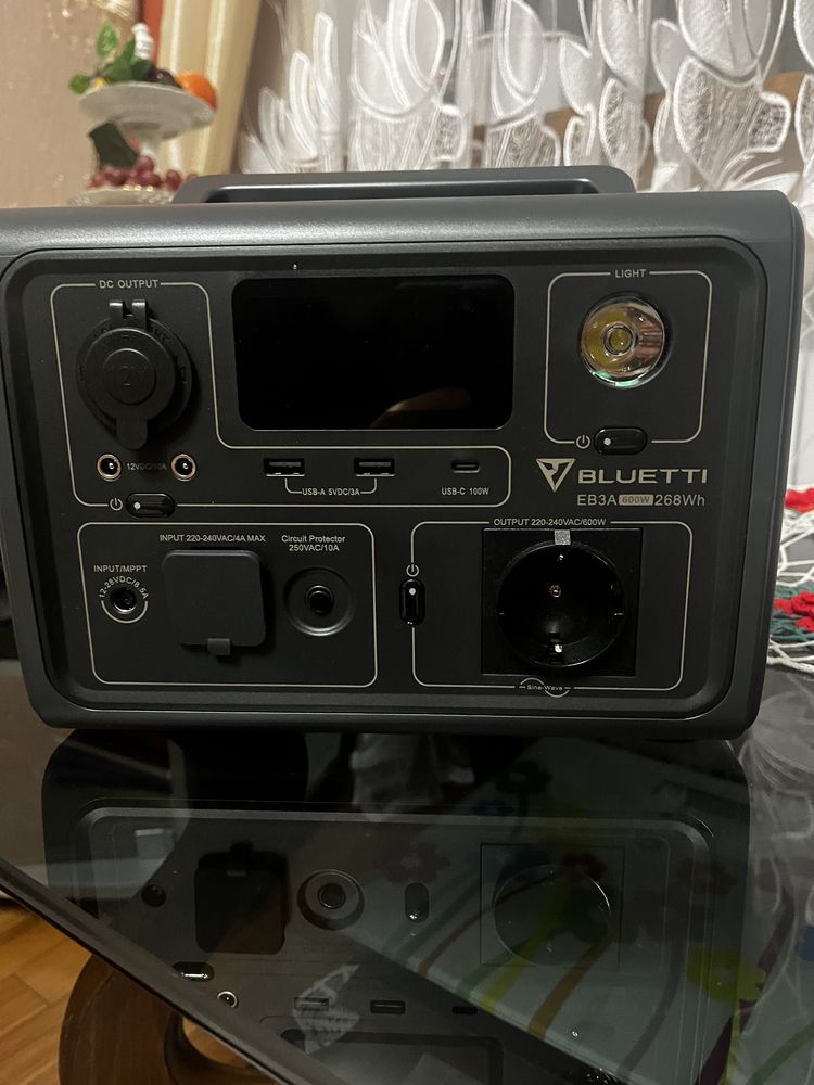 Продам зарядную станцию Bluetti EB3A