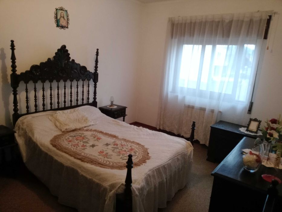 Moradia T4 no centro de Santa Marta de Portuzêlo em Viana do Castelo