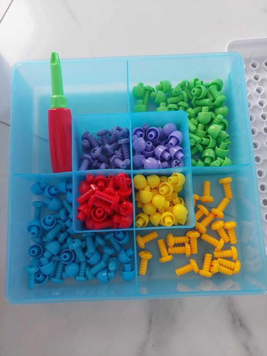 яскрава мозайка- конструктор з викруткою