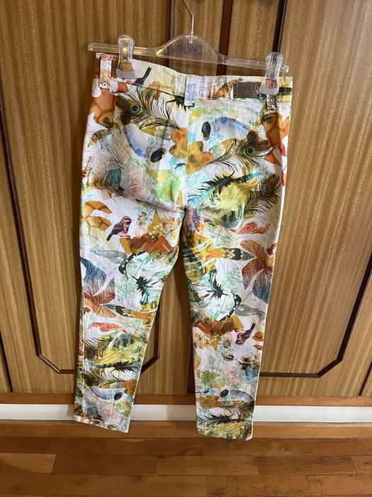 Calças ás flores Colcci,como novas,tamanho 40,7€