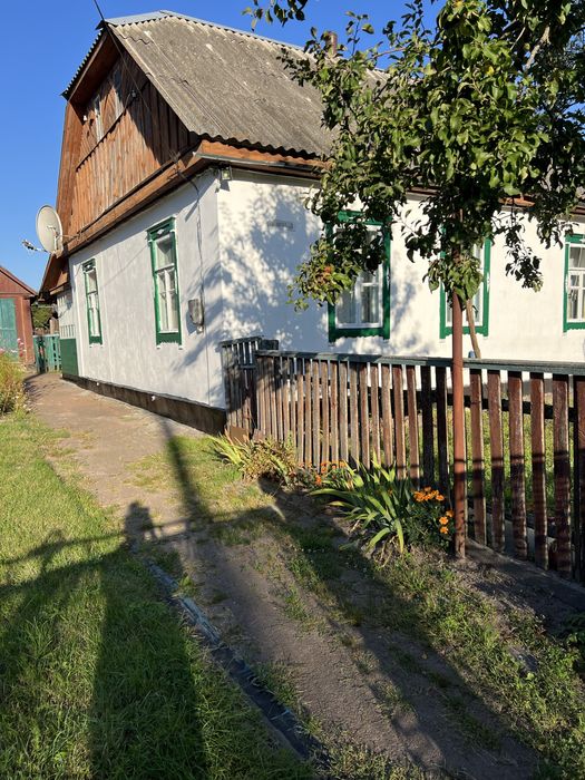 Будинок в селі Ушомир