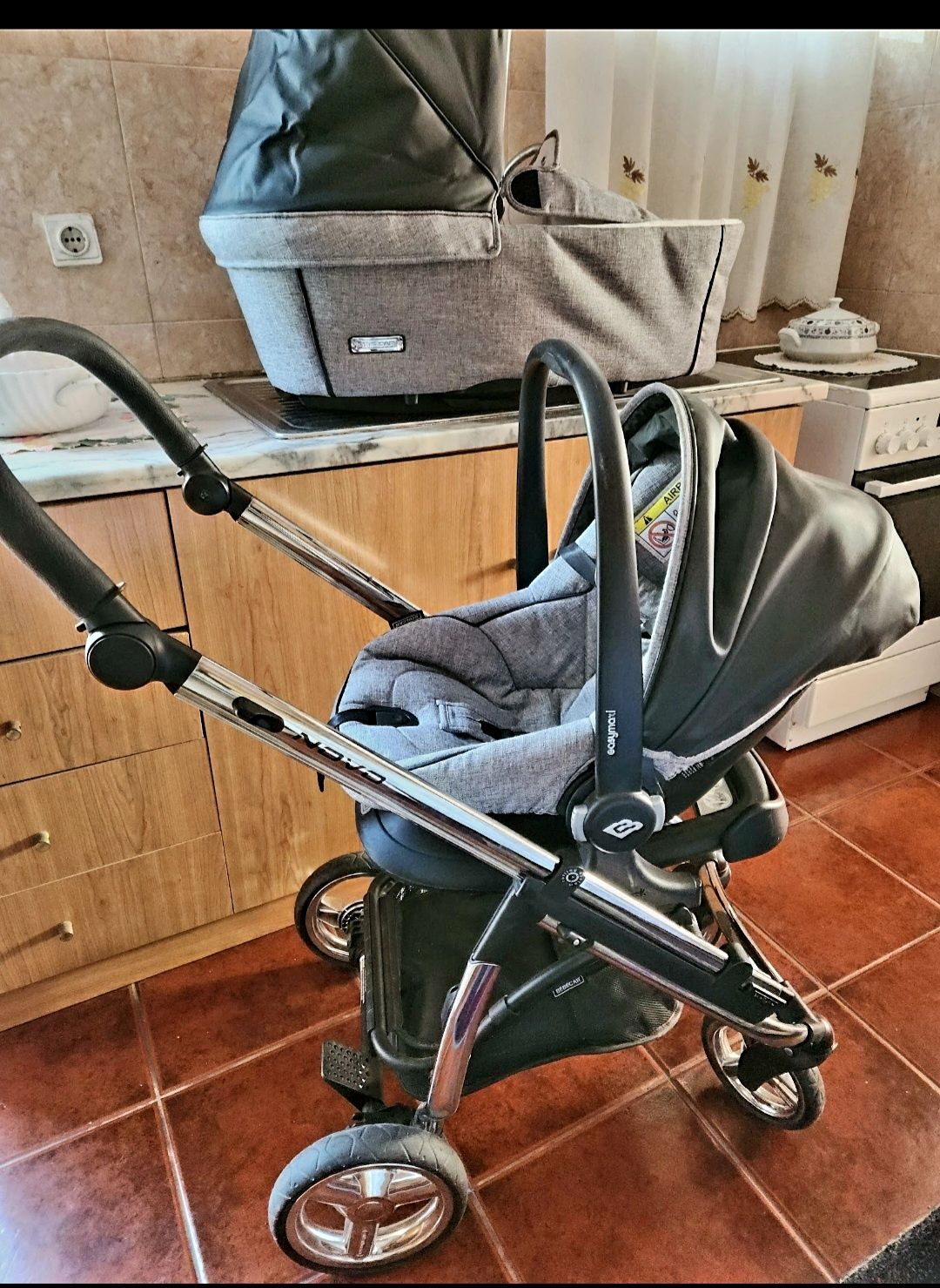 Trio Carrinho Bébécar Como Novo 3 in 1 Premium