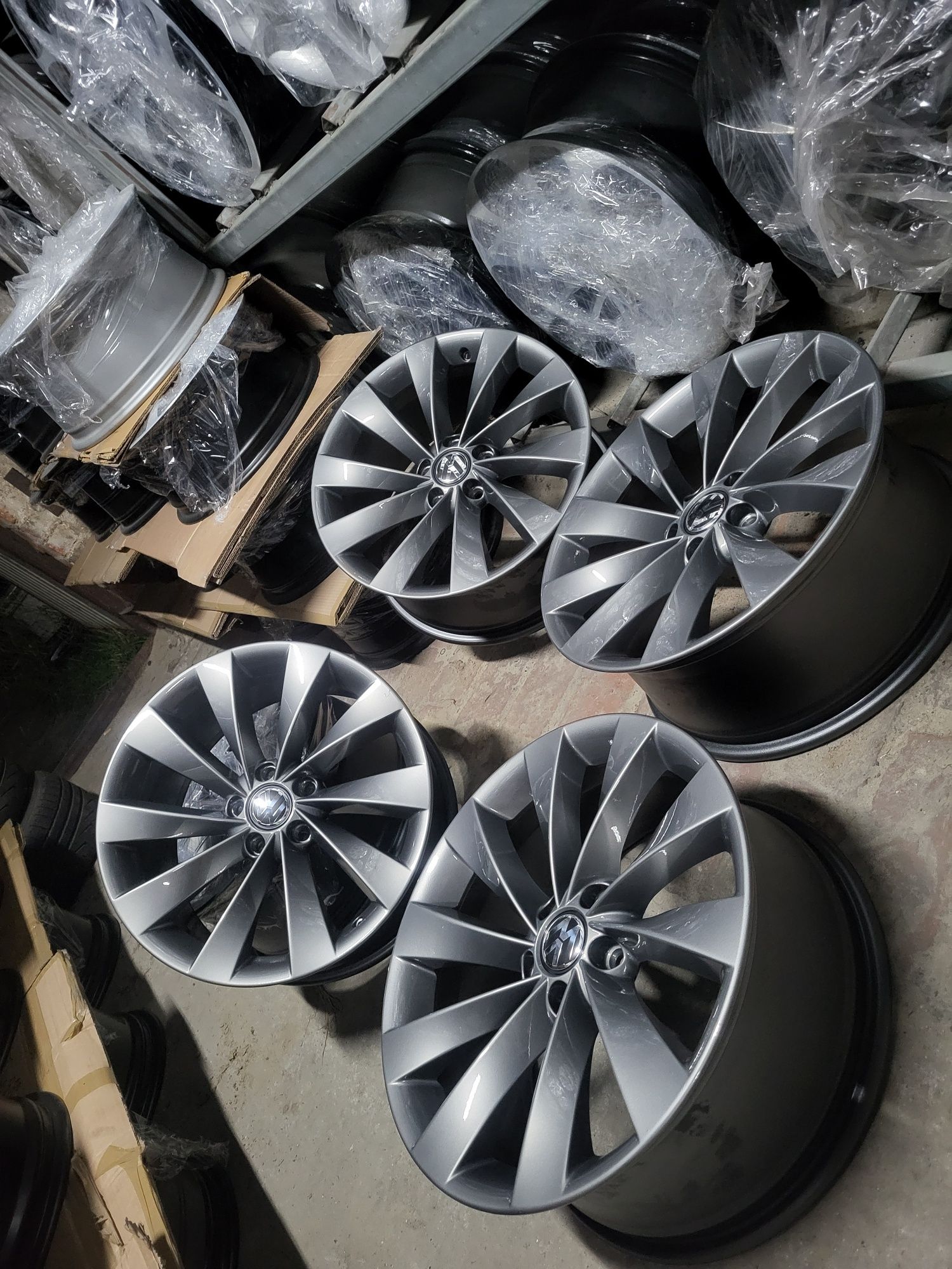Felgi  18 5x112 Vw Passat b5 b6 b7 b8 arteon  Tiguan Sirocco skoda sea
