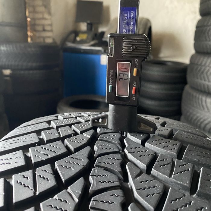 Шини 225/50/17 - 2шт Kumho WinterCraft WP71 зима