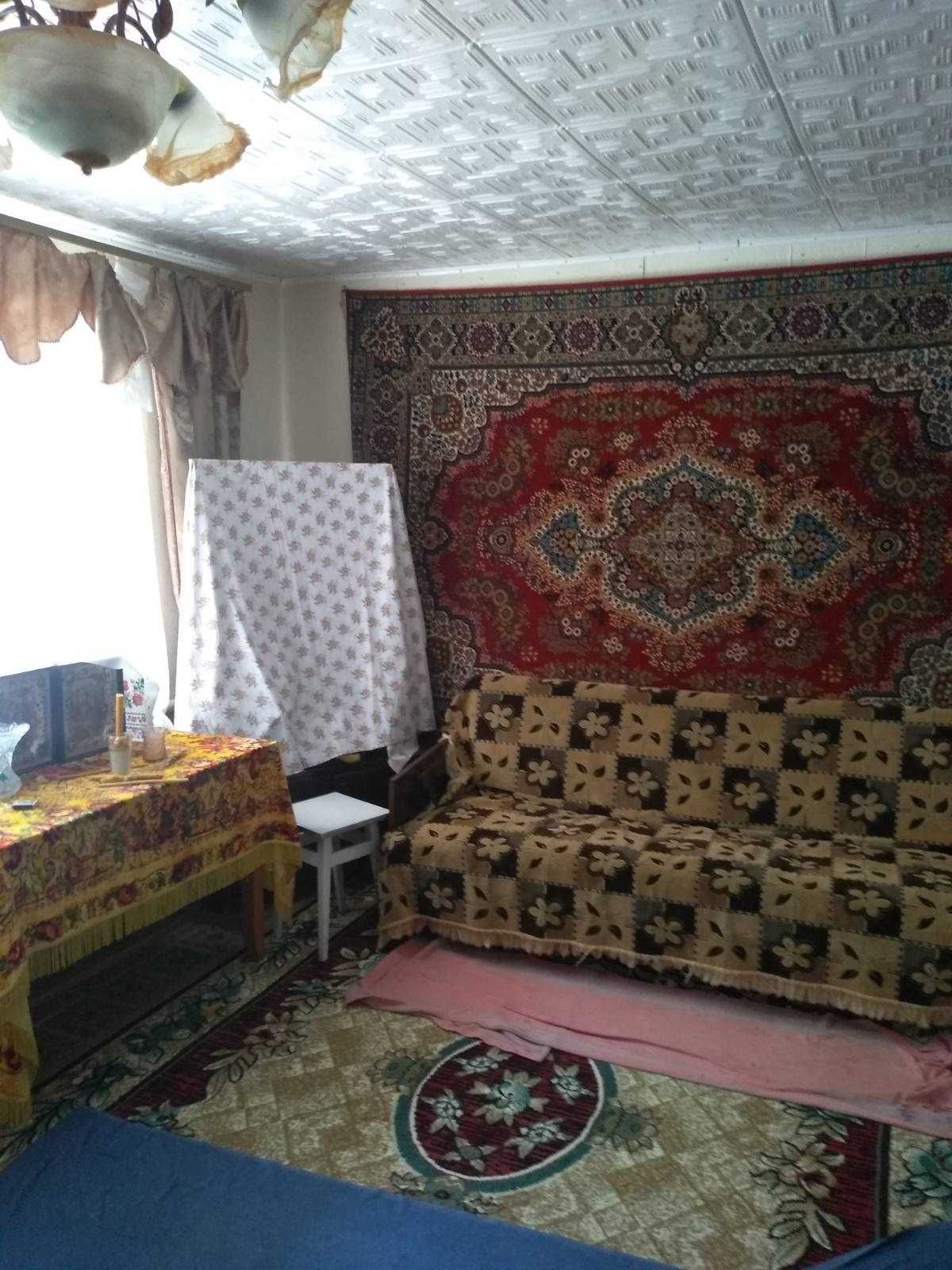 Домогосподарство разом із ковбасним цехом