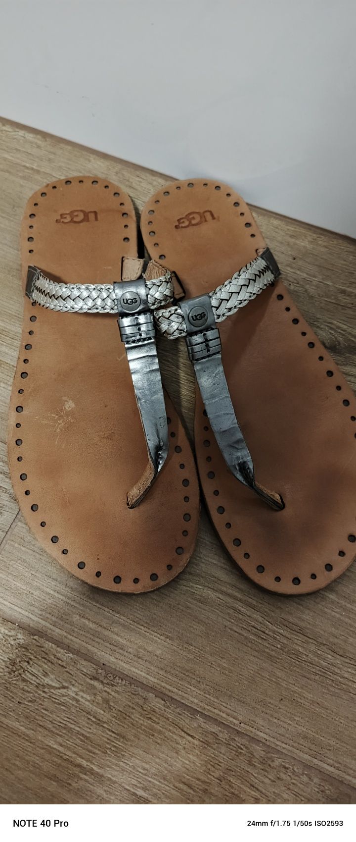 Klapki damskie UGG 40