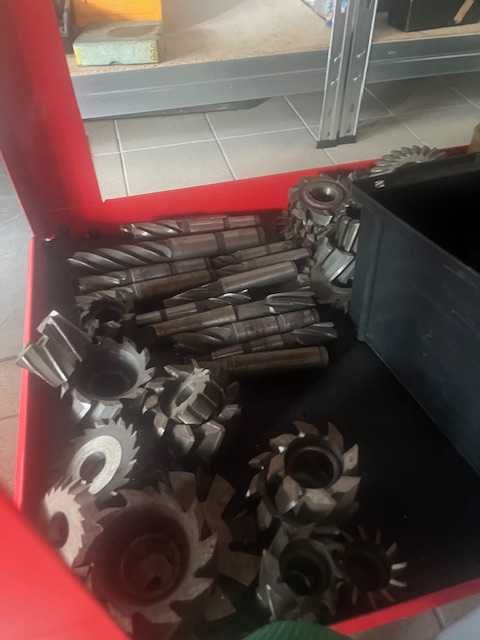 sprzedam narzędziownie