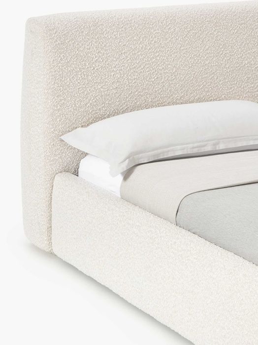 Łóżko tapicerowane Bouclé Cloud (Westwing)