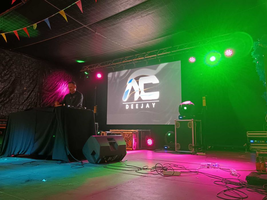 Teclista/Vocalista & Aluguer de Som e Luz