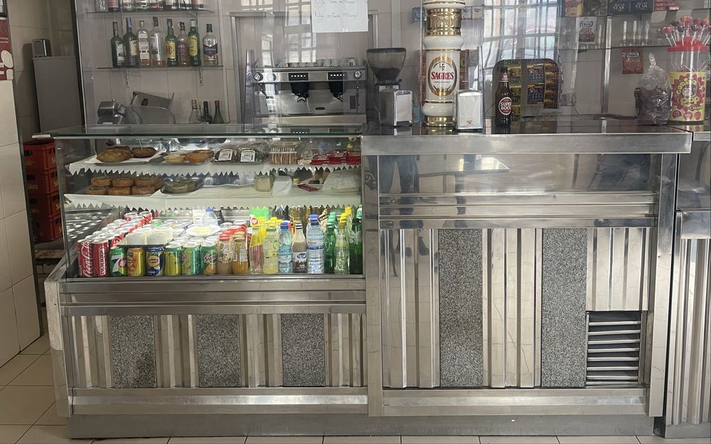 Balcao com vitrine