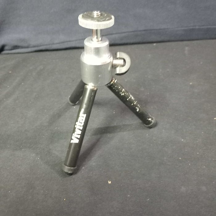 Pequeno tripé Vivitar