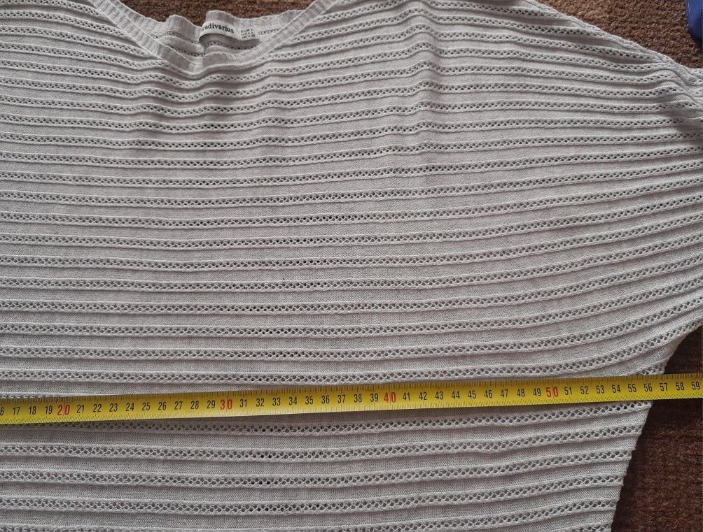 Lekki dłuższy sweterek ażurek Stradivarius L (M-XL)