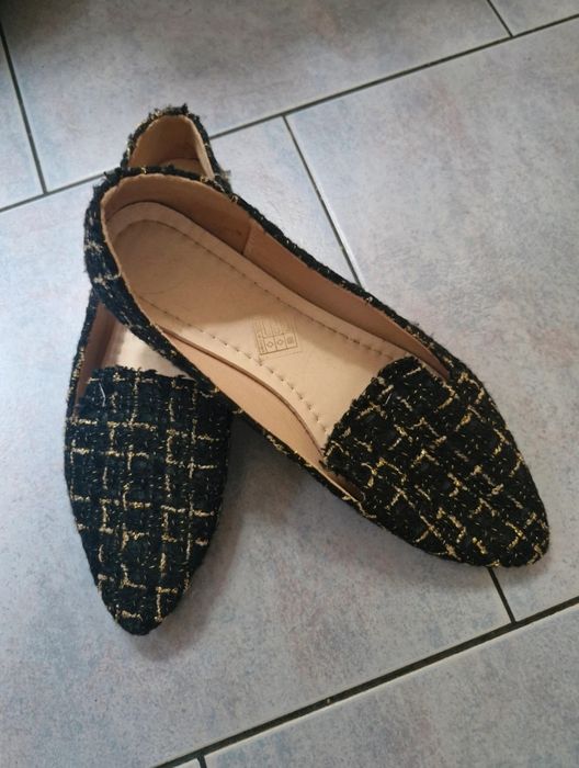 Mokasyny czarne z złota nitka