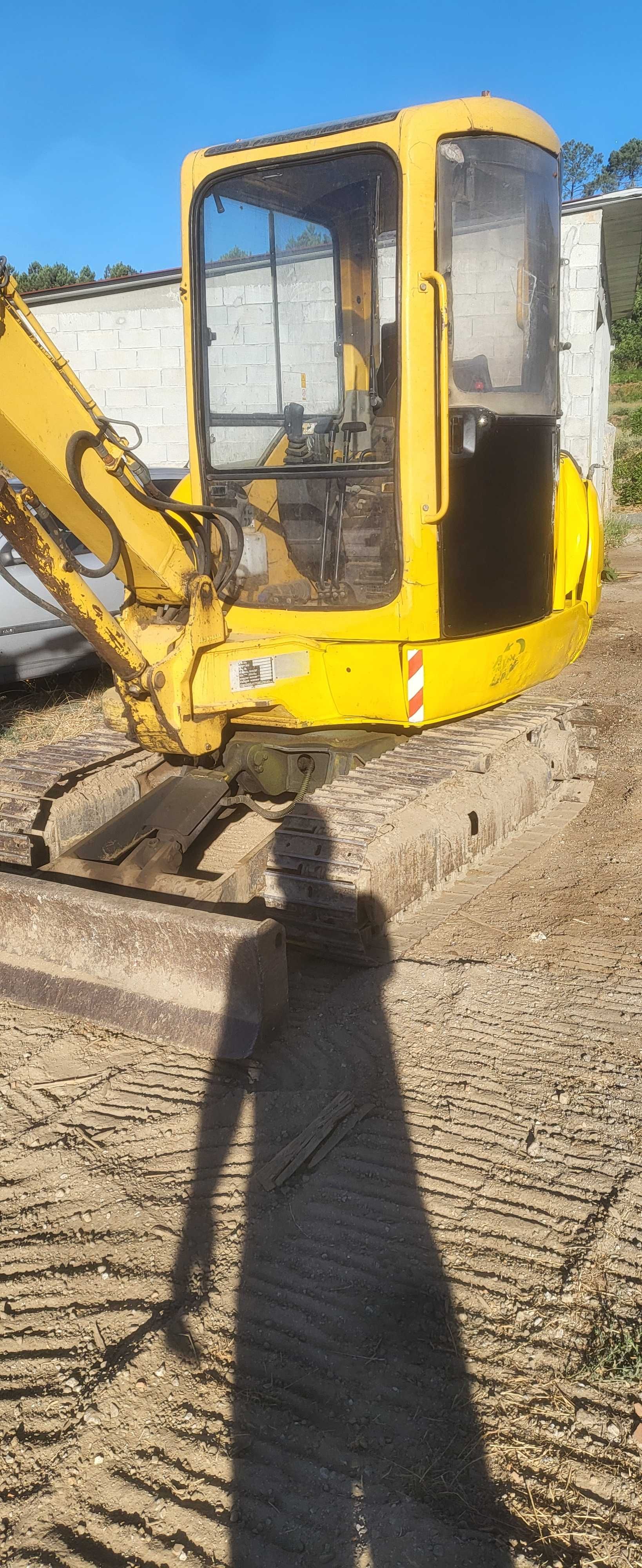 Mini giratoria komatsu pc35r