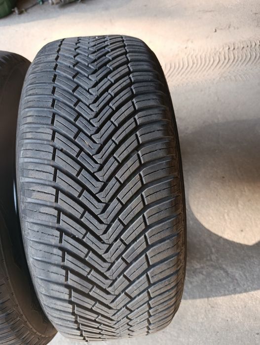 Opony 225/55/18 Continental wielosezonowe