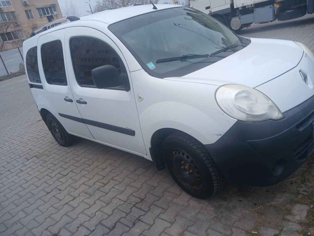 Продам RENAULT Kancoo