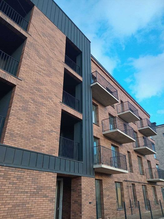 Простора 2-кім квартира в ЖК Долішній