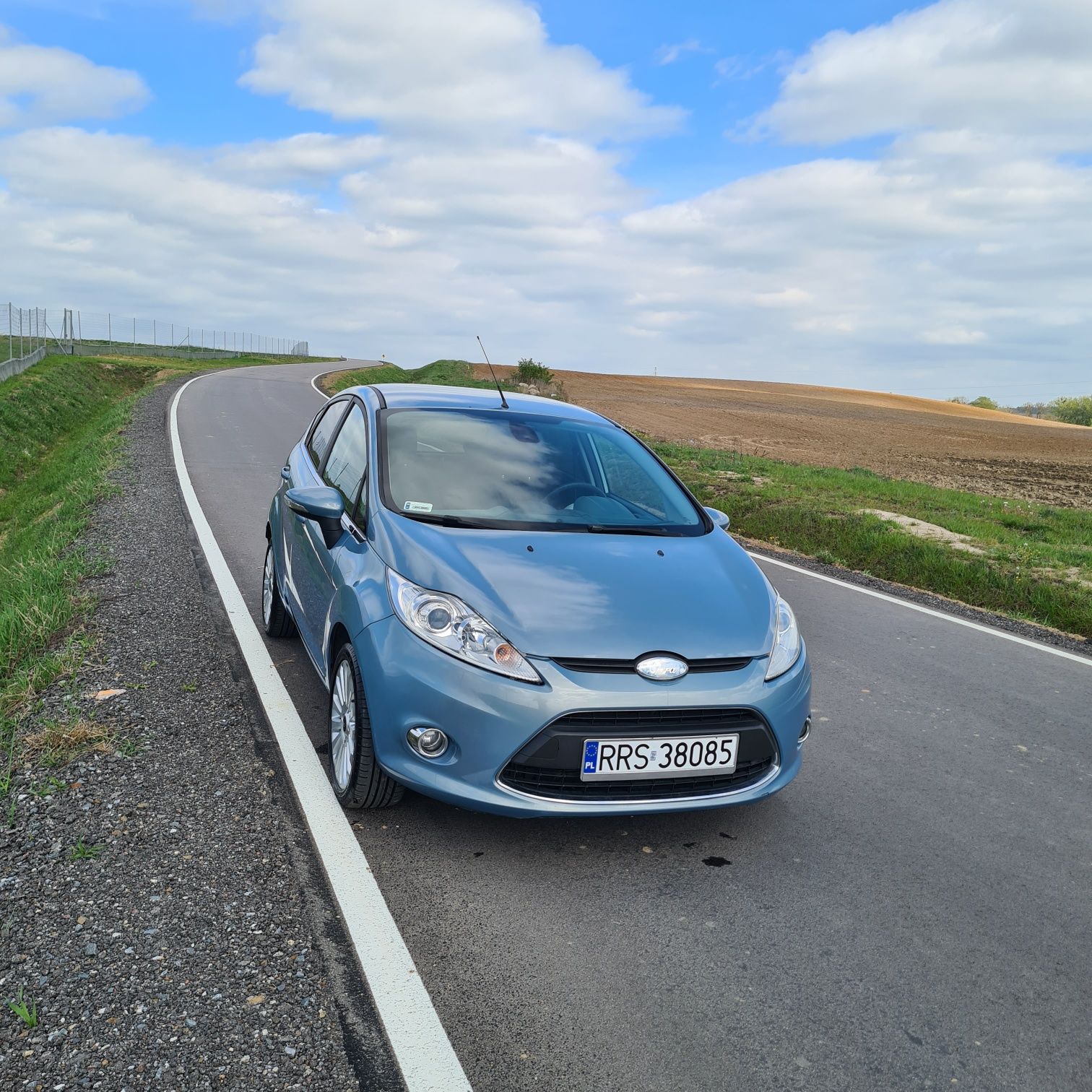 Ford Fiesta mk7 benzyna bogate wyposażenie