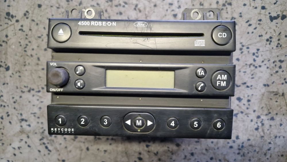 FORD FIESTA MK 6 VI RADIO 4500