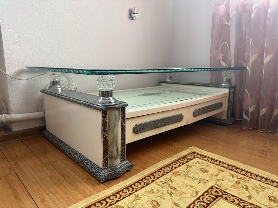 Журнальный столик