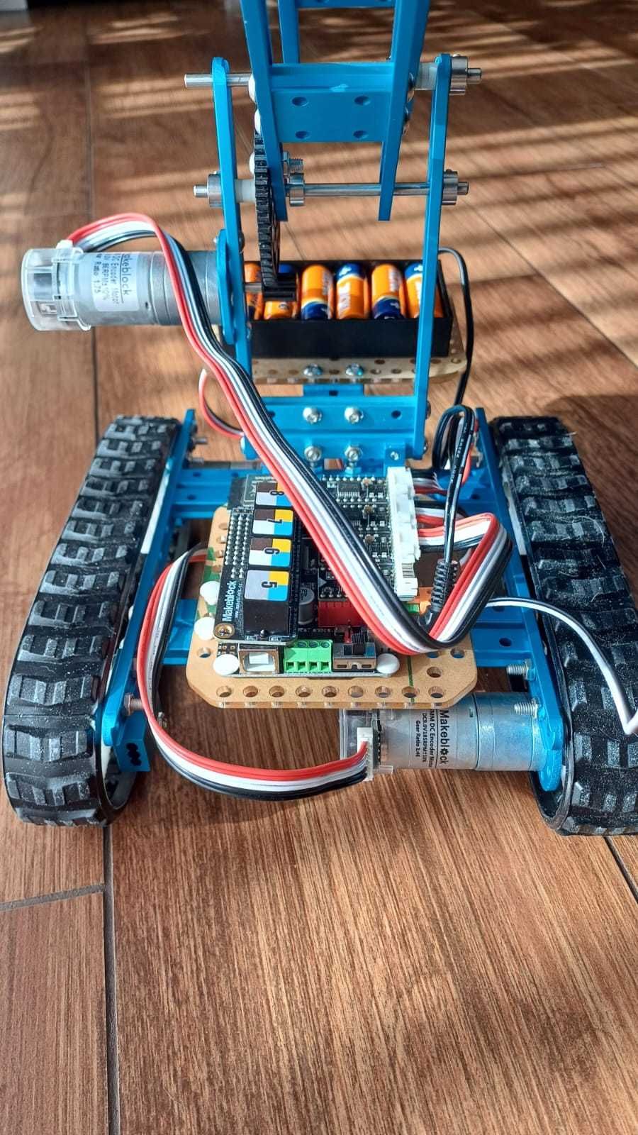 Robot edukacyjny 10 w 1 Makeblock Ultimate Robot Kit 2.0
