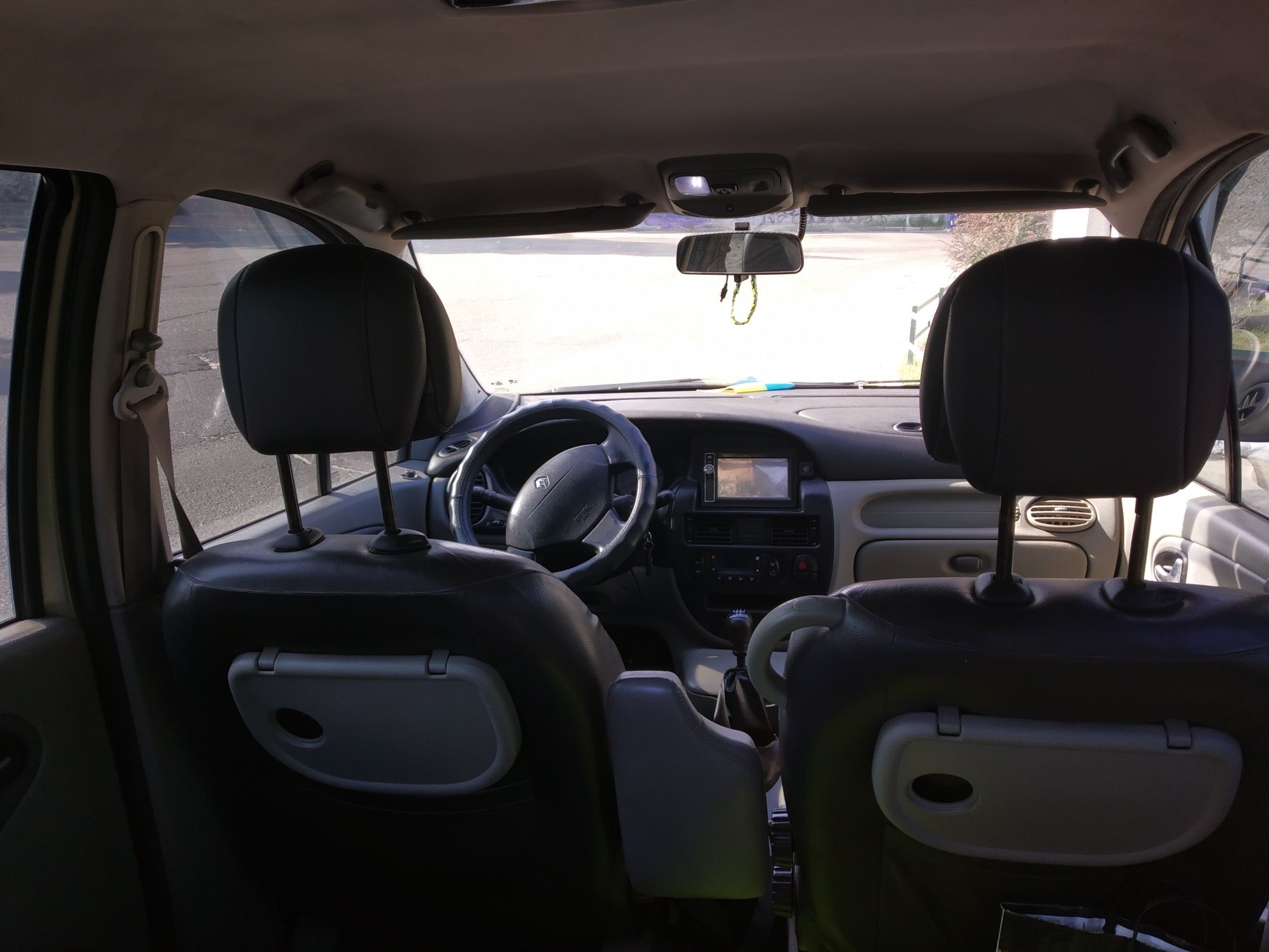 Продам своє авто Renault Scenic RX4