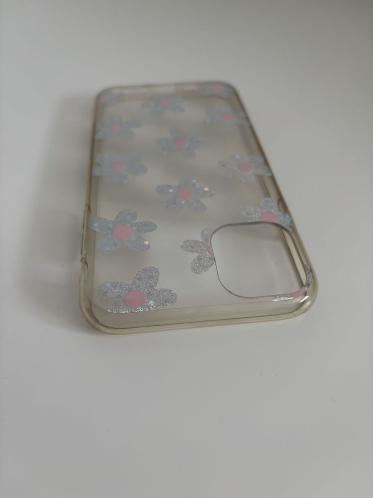 Etui iPhone11 przeźroczyste z kwiatkami