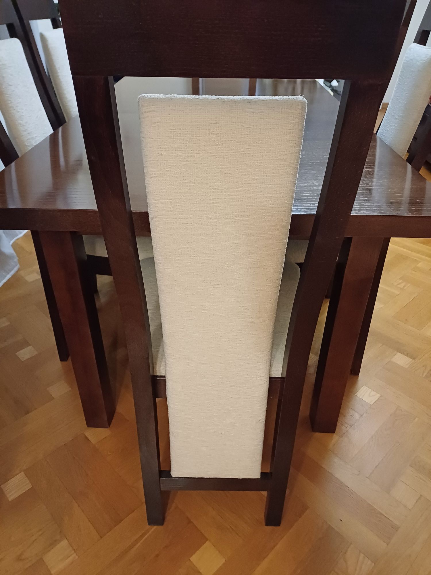 Stół rozkładany i 6 krzeseł