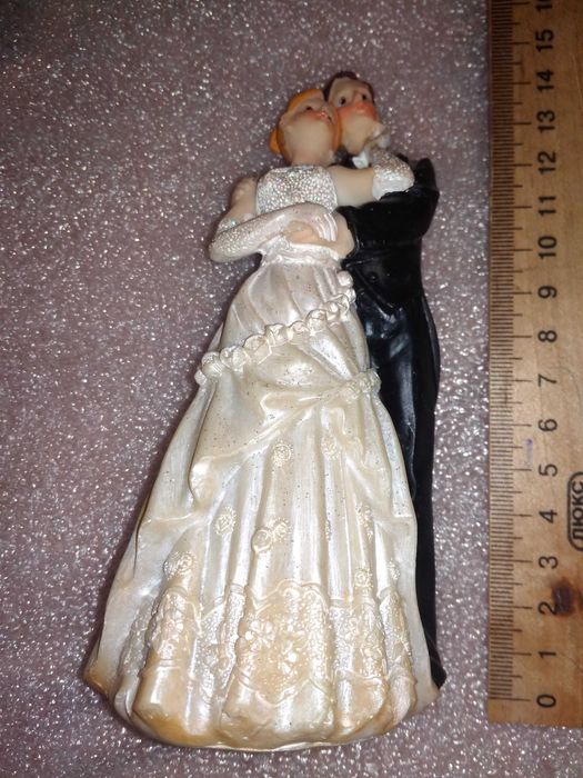 Статуэтка новобрачных небольшая современная