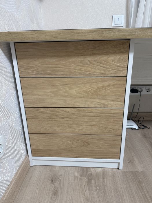 Дитяча стінка з шафами та ліжками для двох