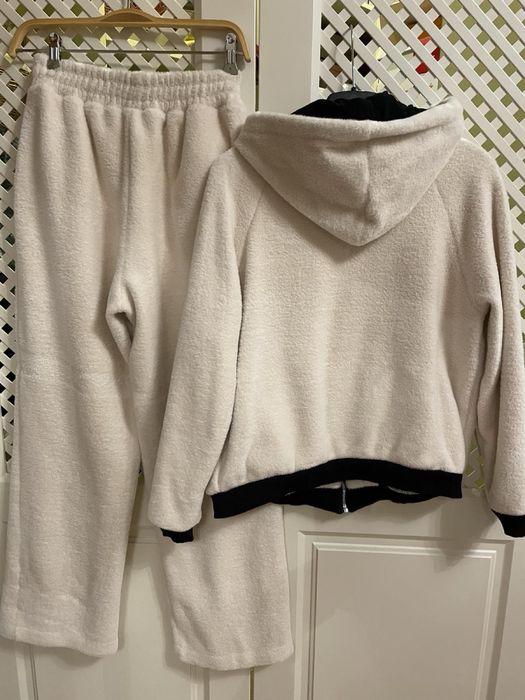 Продам костюм жіночий теплий