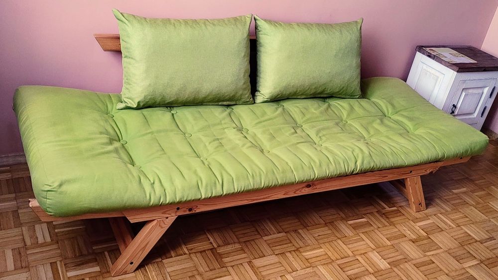 Sofa Bebop marki Karup, lite drewno sosnowe