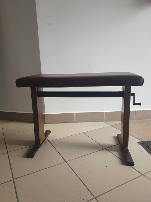 Pianino analog Komitas plus sidzisko