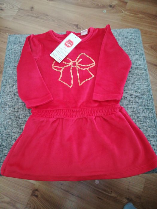 Czerwona sukienka niemowlęca