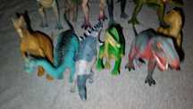 Zestaw figurek dinozaurów. Stan bardzo dobry