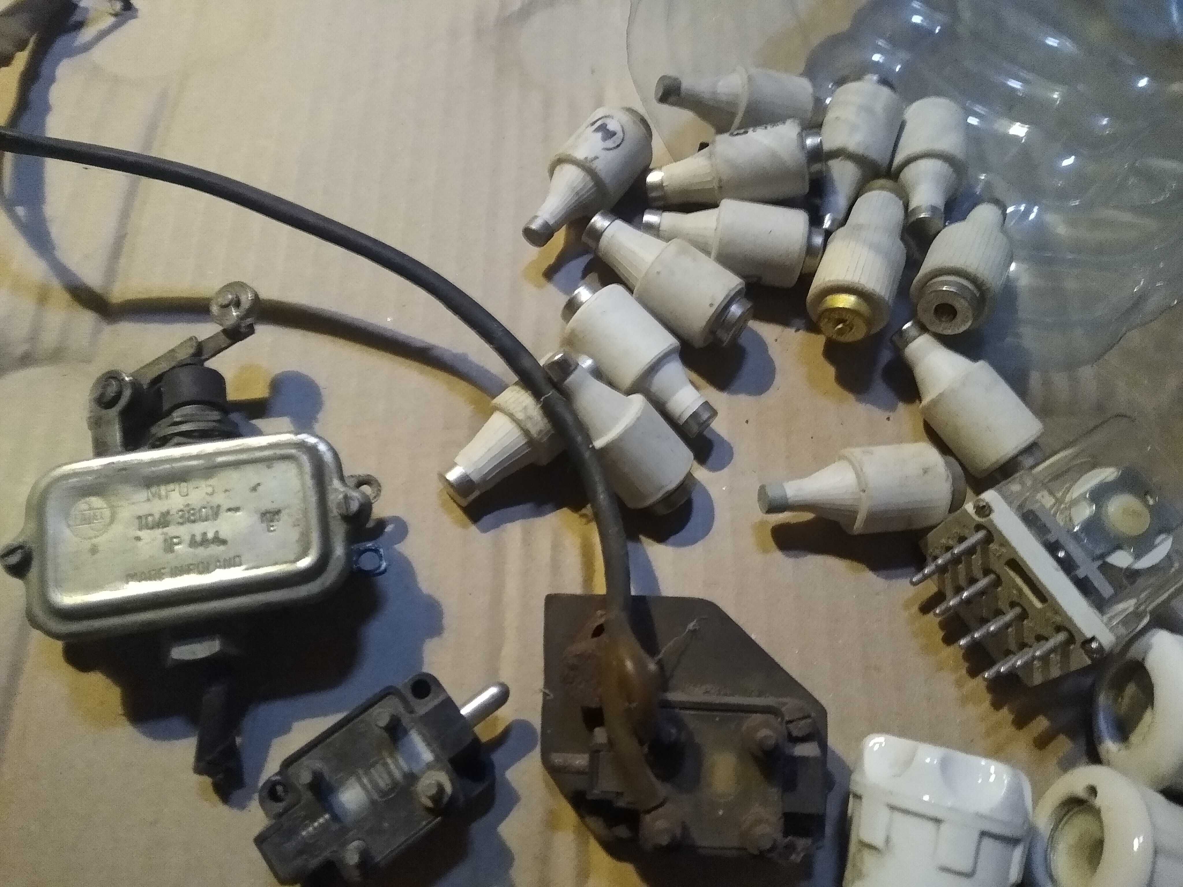 Bezpieczniki Styczniki pozostałości elektryczne calosc