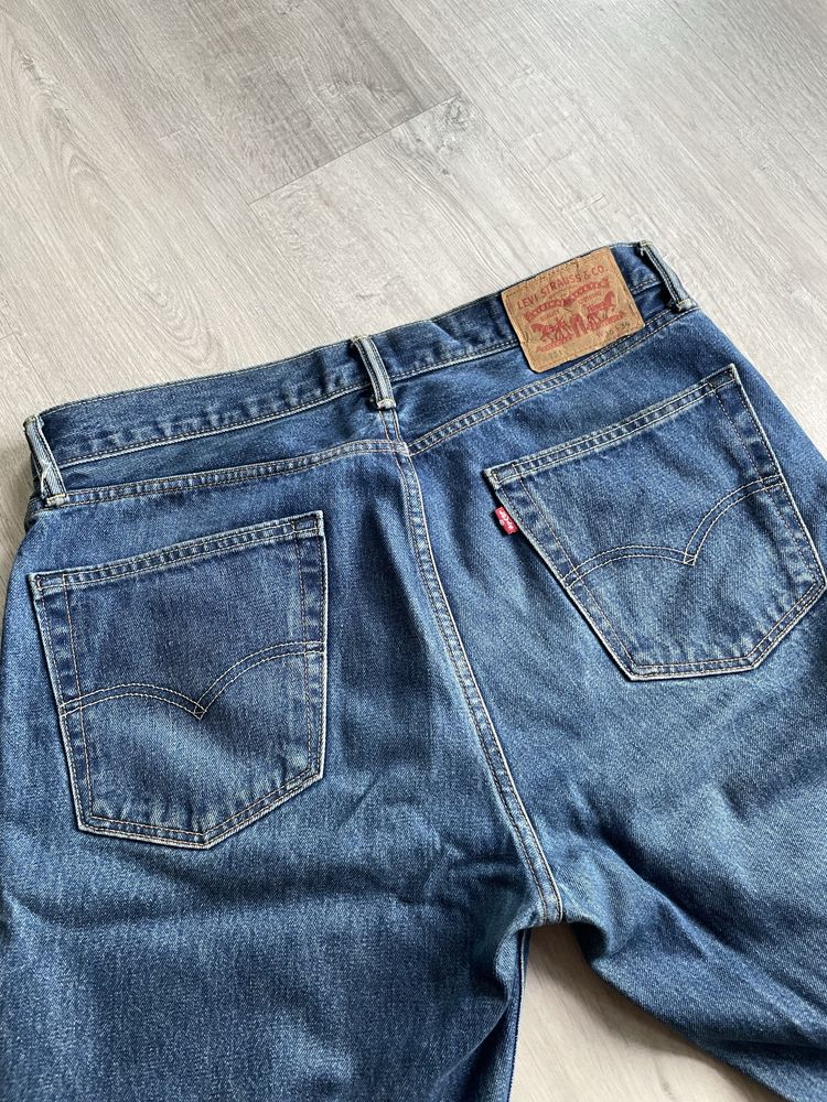 Джинсы Levis 751