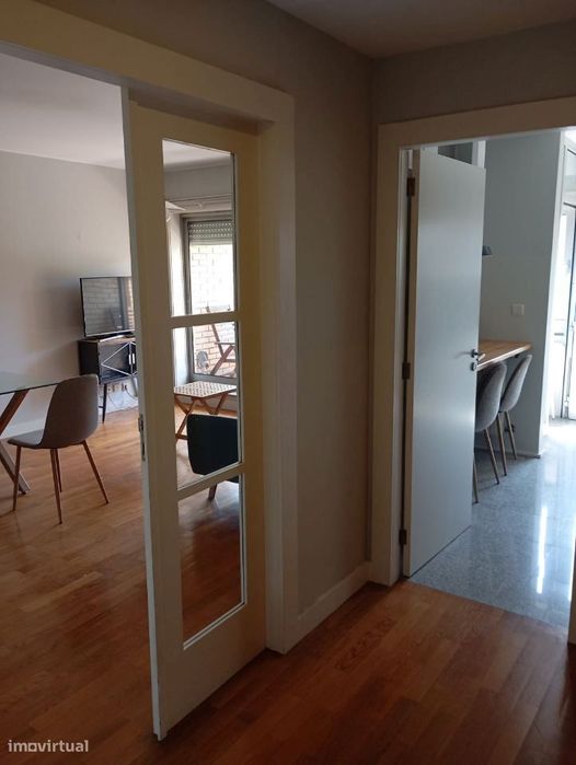 Apartamento T1 com Varanda e Lugar de Garagem na Foz do Douro