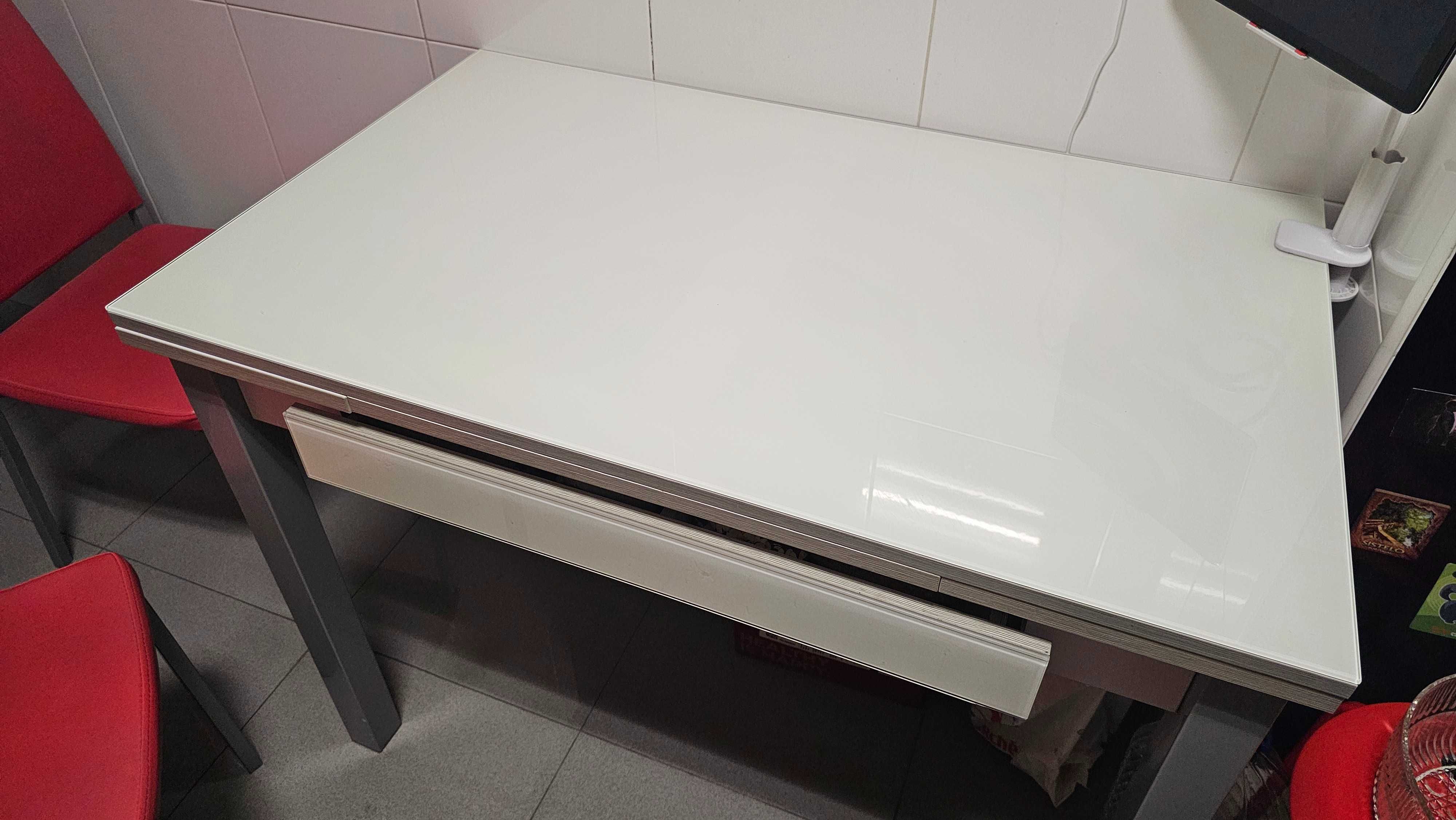 Mesa Extensivel Vidro&MDF