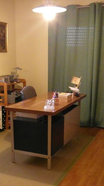 Secretária de escritório, com tampo em madeira