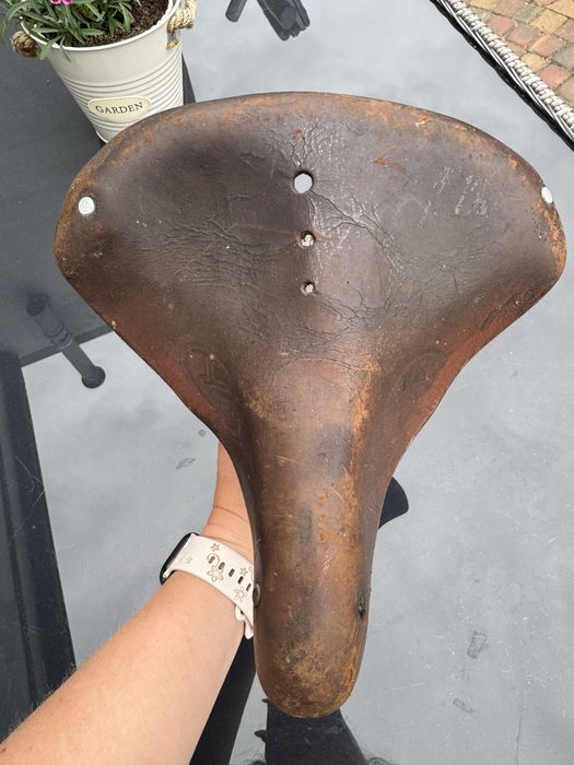 Zabytkowe siodełko rowerowe marki YK.