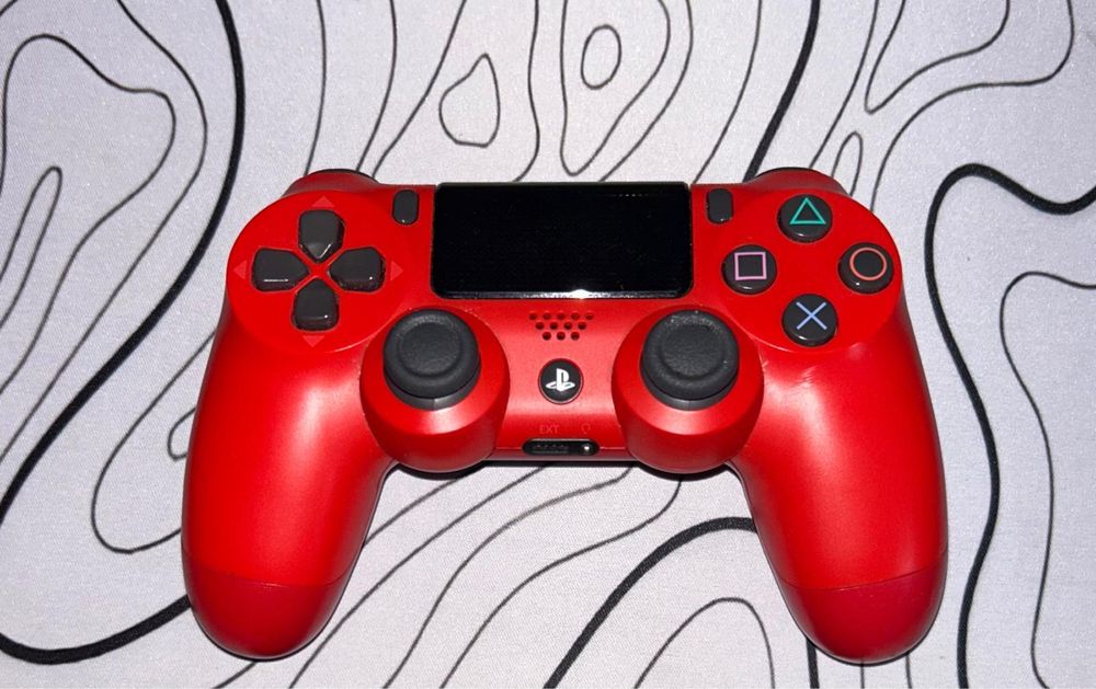 Playstation 4 slim 1TB/ comando / 5 jogos