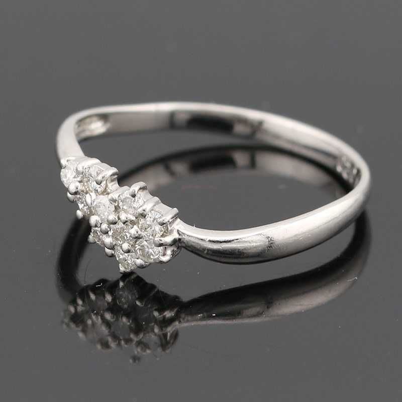 Platynowy pierścionek z diamentami 0.20ct PT900
