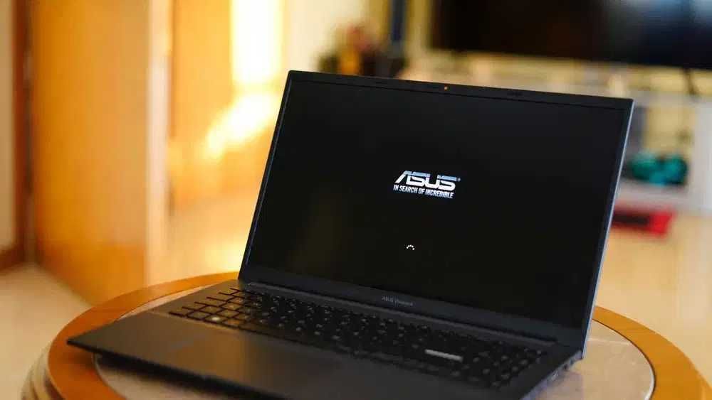 Asus VivoBook Pro 15 OLED M6500 15.6" | Ryzen 9 | 1 TB