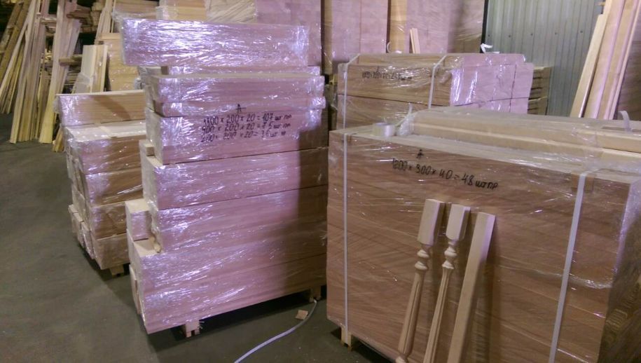 Комплектующие к деревянным лестницам!Ступени бук,ступени смерека!