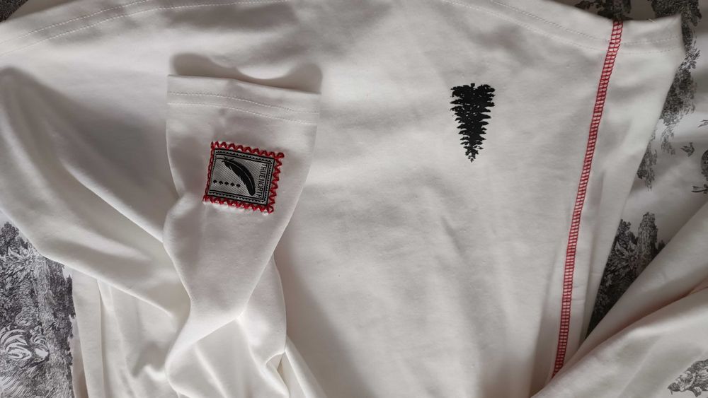 Лонгслів футболка з рукавами Канада 48 р. ( L). Привезена з Канади.