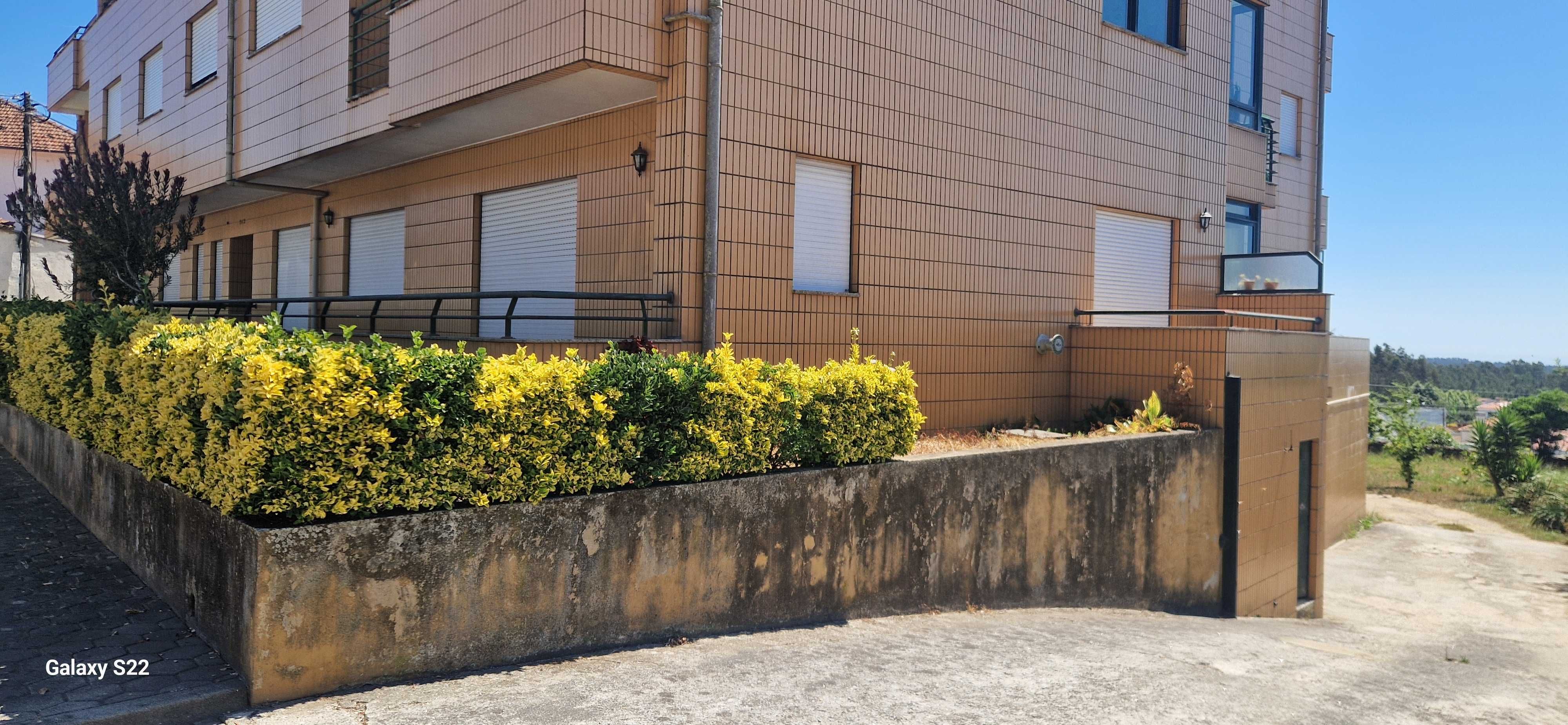 ALUGA-SE Garagem fechada - S. João Ver (Paço)